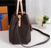 Luxurys Designers Handbags Purses Montigne Bag Women Tote Brand Letter Embossing The Finine Leather Sholdlen Bag