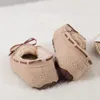 Zimowe buty kobiety płaskie buty swobodne mokasyny futra poślizgnąć się na damskiej krowie zamszowe płaskie buty moccasins lady motyl-not rozmiar 35-43 240129