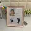 Född hand- och fotuttryck ornament 12 månaders PO -ram med Craft Ink Pad Home Decoration Baby Barn födelsedagspresent 240125