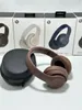 Ingegnere di registrazione in studio proattivo per la riduzione del rumore Collegamento auricolari Bluetooth Warehouse locale