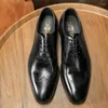 Geklede schoenen Italiaanse heren luxe echt leer handgemaakt 2024 lente ontwerper kwaliteit elegante bruiloft sociale brogues man