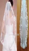 Elegante witte ivoor één laag kanten bruidssluier met kam Goedkope maar hoge kwaliteit fabriek op maat gemaakte bruiloft haartoebehoren 9485166