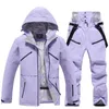 Hombre y mujer Ropa de nieve Traje de esquí impermeable Conjunto Ropa de snowboard Disfraces al aire libre Chaquetas de invierno impermeables Pantalones Unsex 240122