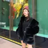 Korean förtjockad Mink Velvet Coat Kvinnor Vinterkläder Jacka Version Löst Imitation Rabbit Päls Plush Hooded Fur Coat 240125