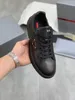 Moda Tasarımcı Erkek Ayakkabı Üçgen Logo Baskılı Sıradan Tasarımcı Eğitmenleri Black Sports Luxury Trainers Sneaker Ayakkabıları Adamlarla Kutu