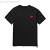 24SS DESGINER CDGS T SHIRT COMMES DES GARCONS RED HART EBRODERY HALV SLEEVED MENS OCH WOMENS Black Play Combed Cotton Short Hidees Black