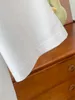 女性用Tシャツ女性グレーププリント刺繍Tシャツハーフスリーブラウンドネックレディース2024年の春のシンプルなコットンホワイトプルオーバーティートップ