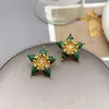 Brincos de garanhão retro moda irregular forma de estrela incrustada pedra de pavão verde para mulheres chapeamento de luxo 18k sentido de ouro