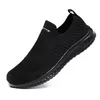 Estate Moda Uomo Sneakers Scarpe da uomo traspiranti Moda Slip On Sneakers da uomo Mocassini da uomo Scarpe senza lacci 240129