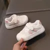 Çocuk Spor ayakkabı 2024 Bahar Sonbahar Yeni Spor Ayakkabıları Çocuklar İçin Çocuklar Günlük Ayakkabılar Nefes Alabilir Net Ayakkabılar Erkek Bebek Sporları İçin Toddler Ayakkabı