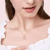 Catene Ruyi Peace Lock Collana con ciondolo in calcedonio bianco Piccola catena femminile con clavicola leggera Regalo di compleanno semplice per le vacanze di lusso