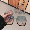 Zonnebril Vintage Kleurverloop Frame Groen Helder Voor Dames 2024 Mode Oversized Legering Elegante Zonnebril Vrouwelijke Tinten