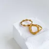 Anello da dito circolare irregolare impermeabile in acciaio inossidabile placcato oro 18k PVD su misura all'ingrosso per le donne per le donne