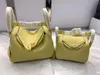 10a borsa di design a tracolla donna borsa da pendolare capacità borsa da donna a secchiello 18 cm cuscino a secchiello borsa semplice da trasporto borsa grande borsa a tracolla borsa a tracolla di design con scatola