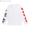 24SS Desginer CDGS Hoodie Commes Des Garcons Heyplay Fashion Brand 19 Ny Red Heart Long Sleeve Tshirt Mens and Womens Crew Neck Cotton Bottom Shirt Sleeve Heart Coupl