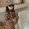 Kledingsets Retro Stijl Lente Herfst Kinderen Meisje Lange Mouwen Turn-down Kraag Koffie Geruite Jas Rok Kinderen Mode Pakken H4124