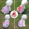 犬のアパレルフローラルボウプリンセスドレスマルチカラー春夏甘いかわいいプリントパピーキャットスカート薄いコスチュームチワワの服