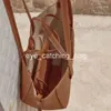 Mini grand sac fourre-tout en cuir texturé pleine fleur nouveau design fermeture à boucle magnétique sacs à main pour femmes grande capacité fourre-tout demi-lune Paris sacs à bandoulière sous les bras