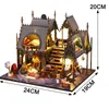 Retro DIY WOODEN Magic Doll House Casa Miniature Ornaments Kits avec meuble Décoration de bureau de chambre à la maison pour cadeau fait à la main pour adulte 240129