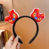 Acessórios de cabelo Lion Dance 2024 Feliz Ano Headband Cartoon Red Hairband Dragon Boneca Headwear Bordado Hoop