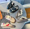 2024 Printemps Vente chaude Chaussures de planche pour enfants Édition coréenne Chaussures d'entraînement allemandes Garçons Semelle souple Chaussures décontractées Chaussures de sport pour filles