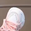 Kids Sneakers Wiosna jesień 2024 NOWOŚĆ BUTY DZIEWCZYNEK SPORTÓW KOREBAJNA Wersja Dzieci miękkie buty do chodzenia dla niemowląt Buty oddychające dla dziewcząt