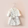 Robes de fille 2024 Printemps automne 3 4 5 6 8 10 ans Enfants Coton Print Baby Kids Girls Girls Long Short Manche Robe blanche avec ceinture