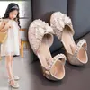 Baby Shoe Girl Buty księżniczki Modne sandały Bow Pearl Little Infant Girls Sandal Mary Jane Zapatos 240226