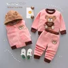 Autunno Inverno Neonato Capispalla Vestiti Ragazza del bambino Abiti Set Bambini Bambini Cartoon Orso Top Pantaloni 3 pezzi Abiti caldi 240131