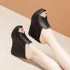 Pantoufles Beyarne à talons hauts chaussures de plage compensées en cuir femmes mode d'été plate-forme décontractée compensées chaussure mère