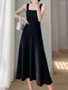 Casual Dresses Spring Sleevless Chic A-line Lång stickad klänning Square Collar Hepburn-stil svart väst blossad