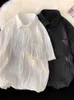 Gmiixder Camisa de manga corta de jacquard plisada para hombre, blusa informal holgada y fina de seda de hielo de verano, Top de tendencia Simple coreano 240127