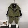 Set di abbigliamento Set da ragazzo Foreigner 2024 Bella primavera e autunno Gilet per bambini T-shirt Pantaloni 3 pezzi Abiti per bambini