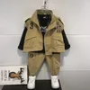 Set di abbigliamento Set da ragazzo Foreigner 2024 Bella primavera e autunno Gilet per bambini T-shirt Pantaloni 3 pezzi Abiti per bambini