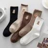 Dames sokken 2024 mode schattig katoen ademende Japanse stijl beren borduurwerk casual meisjes zoete hoge kwaliteit