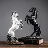 Europese Stijl Paard Sculptuur Hars Dier Standbeeld Decoratie Souvenir Woonkamer Kantoor Studie Desktop 240127