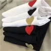 24SS DESGINER CDGS T SHIRT COMMES DES GARCONS RED HART EBRODERY HALV SLEEVED MENS OCH WOMENS Black Play Combed Cotton Short Hidees Black