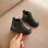 Botas de nieve Vintage para niños 2024, botas de piel con plataforma rosa para niñas, niños, bebés, zapatos de invierno para mantener el calor, talla 15-19 para niños pequeños 240131