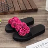 Pantoufles 2024 Femmes Bow Sandales d'été Pantoufle Intérieur Extérieur Tongs Chaussures de plage Mode Femme Casual Fleur Cadeau