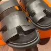 Famoso Bradn Designer Sandálias Mulher Novas Chegadas Slides Homens Sandálias De Camurça De Luxo Chinelo De Couro Real Praia Sapatos Casuais Sandales Praia Conforto Chinelo Mulheres