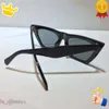 Cat Eye 23 Lunettes de soleil Designer pour femmes 41468 Style Bouclier anti-ultraviolet Plaque de lentille Acétate Plein cadre Design élégant Accessoire de mode confortable Aléatoire