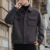 Giacca da uomo in velluto a coste di fascia alta di lusso leggero, abiti da lavoro versione coreana primaverile e autunnale, colletto ribaltabile, giacca calda e ampia, abbigliamento autunnale da uomo