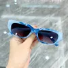 2024 NYA PLAZA TRANSPARENT SUNGLASSES WOMENS Europeiska och amerikanska solglasögon Trend Mens Small Frame Beach Glasses UV 240216