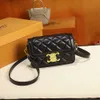 Summer Primavera Fragrant Wind Rightided Street Trend One Shote Crossbody Piccole Capitale Piccola Stuffa da donna S Bag 88% Factory Diretto