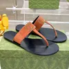 Italien Marke Luxus Strass Designer Frauen Hausschuhe Flip-Flops Klassische Doppel Brief Mode Wildleder Flache Sandalen Mule Hochwertiges Leder Runde Zehen Lässige Abnutzung