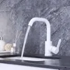 Banyo Lavabo muslukları fırçalanmış altın lüks ve soğuk su karıştırıcı yüz yıkama musluğu 360 derece döner beyaz siyah renk
