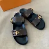 Designer Bom Dia Sandal Slipper äkta läder Casual Shoe Summer Beach Gladiator Mules HASP 2024 New Womans Top Quality Flat Slide Luxury Sliders Sandale