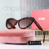 Solglasögon Designer New Fashionable Large Frame Women's Trendy Cat Glasses with UV Protection och Versatila solglasögon