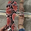 Sandalias 2024 verano mujer moda clip toe piel de serpiente patrón plano casual tobillo correa más tamaño