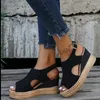 Sandalen 2024 Damen Casual Wedge Bequeme offene Zehen Glitzerfarbe Goldene Sommer High-Heeled Sandalias de Mujer